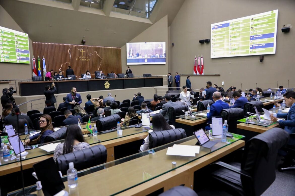 Dia dos Professores é destaque na sessão ordinária da Assembleia Legislativa do Amazonas