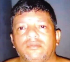 Polícia procura homem acusado de  abusar sexualmente de vizinha de 12 anos