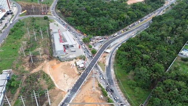 Após uma semana da entrega do Complexo Viário Márcio Souza, trânsito flui livremente