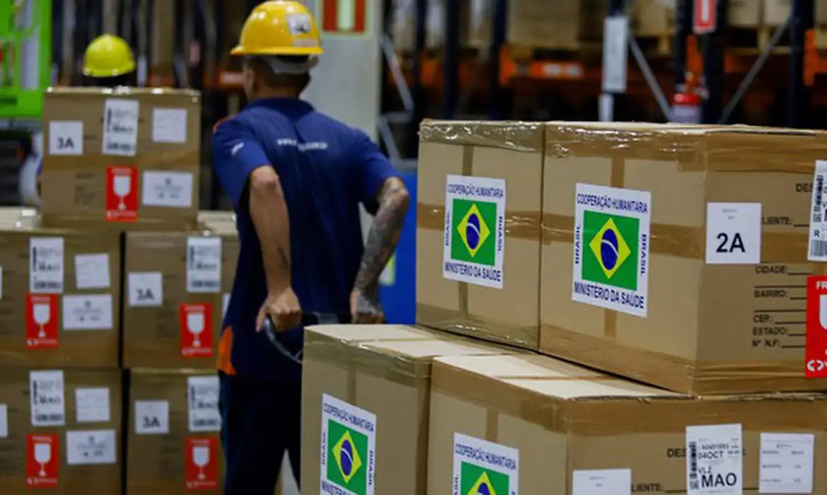 Governo envia kits para cidades do Amazonas que enfrentam seca severa