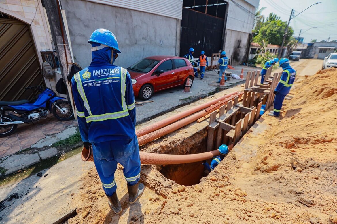 Obras de esgotamento sanitário avançam nas zonas sul e leste da capital