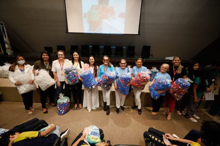 Assembleia Legislativa do Amazonas arrecada 1,5 tonelada de plásticos para reciclagem