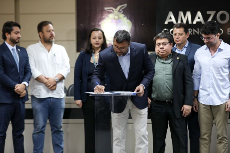 Governador Wilson Lima assina novos contratos para construção de 496 apartamentos pelo programa Amazonas Meu Lar