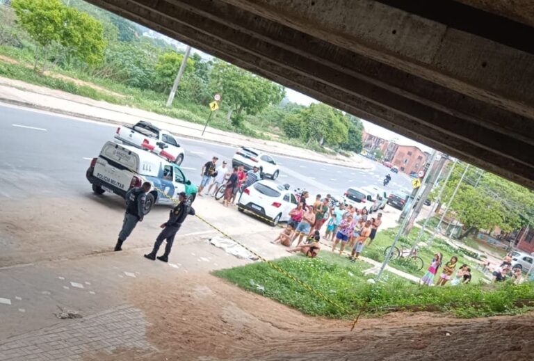 Mulher morre ao cair de ponte durante acidente no Morro da Liberdade