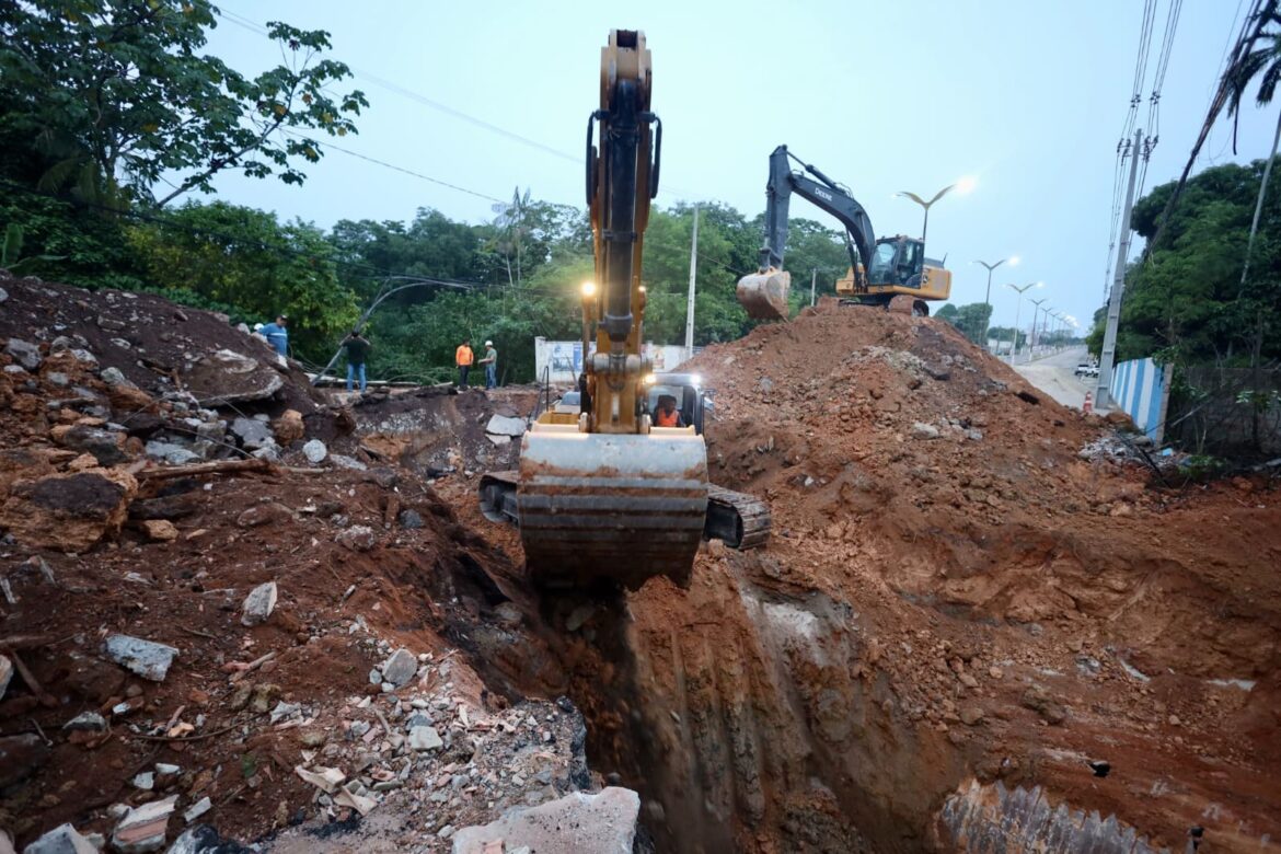 Obras da Prefeitura de Manaus para substituição de rede de drenagem são iniciadas na avenida Mário Ypiranga Monteiro