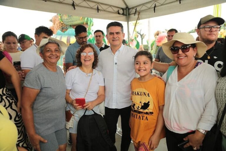 Prefeito David Almeida comemora o marco de mais de 2 milhões de visitantes no parque Gigantes da Floresta em menos de cinco meses de funcionamento