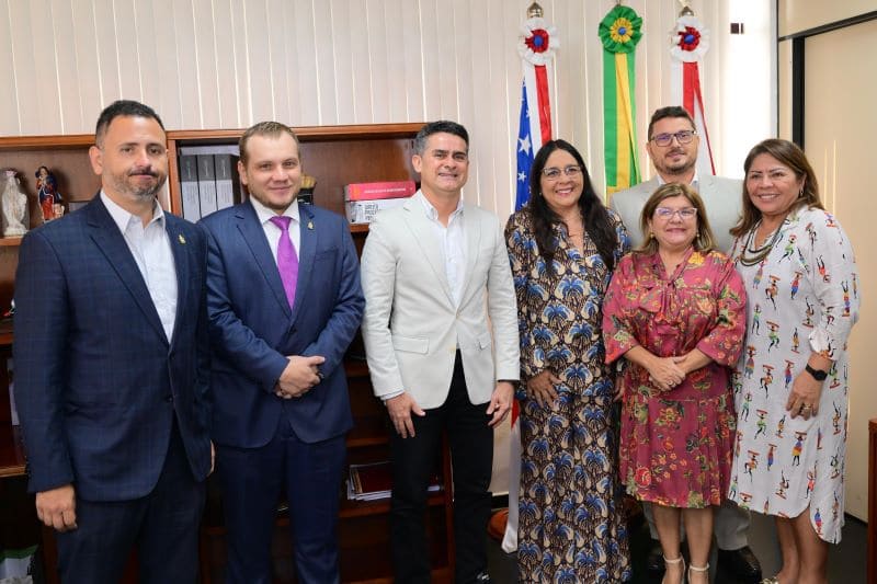 Prefeito David Almeida realiza visita institucional ao Ministério Público do Amazonas