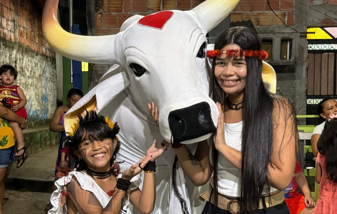 Boi Garantido visita e celebra com o povo Sateré-Mawé, em Manaus