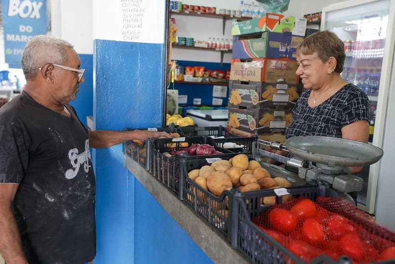 “Esse cartão veio na hora certa para manter a família”, afirma beneficiário do Auxílio Estadual