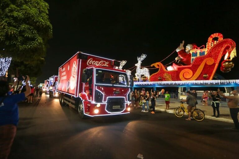 Prefeitura realiza ‘Caravana Natalina' em parceria com a Solar Coca-Cola e espalha alegria do Natal pelas ruas da cidade