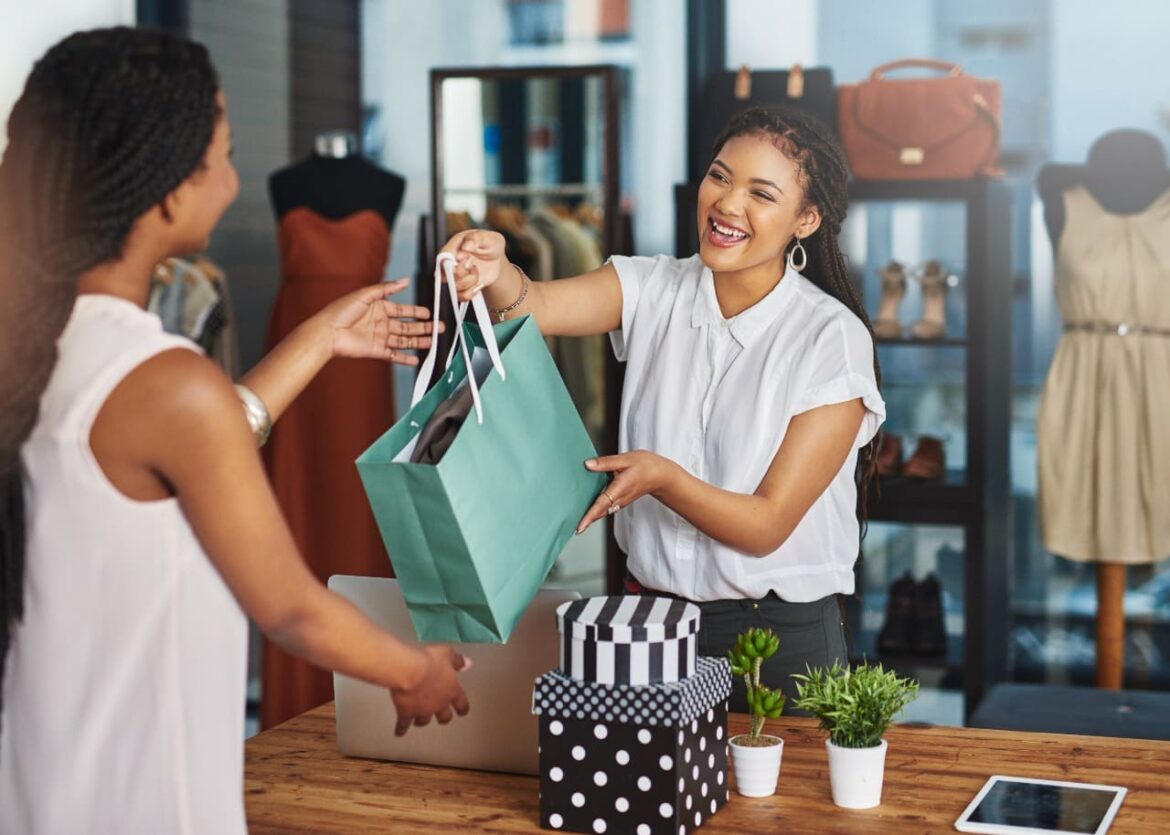 Confira o resultado das vendas na Black Friday e a expectativa dos empresários para o Natal 2024