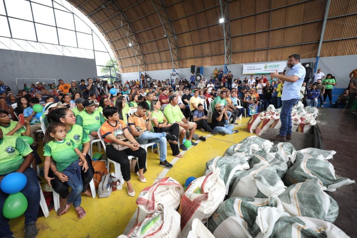 Em Manacapuru, governador Wilson Lima paga R$ 3,2 milhões em subvenções da juta e malva, borracha e piaçava