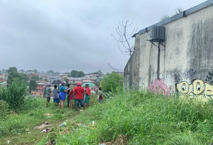 Corpo é encontrado em área de mata em Manaus