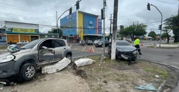 Acidente de trânsito deixa uma pessoa ferida em Manaus