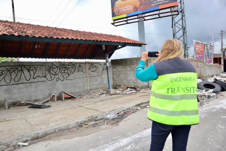 Prefeitura de Manaus realiza vistoria em abrigos de ônibus para oferecer mais conforto à população