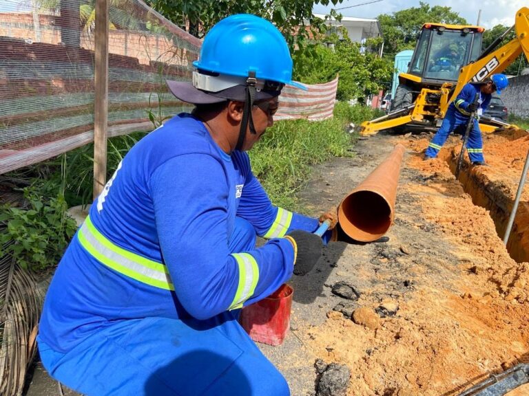 Implantação de redes de esgoto: obras têm início no conjunto Renato Souza Pinto, na Zona Norte de Manaus