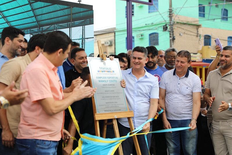 Prefeito David Almeida entrega complexo esportivo revitalizado no Armando Mendes