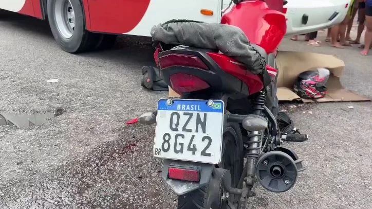 Tragédia: mototaxista morre em colisão com ônibus em Manaus