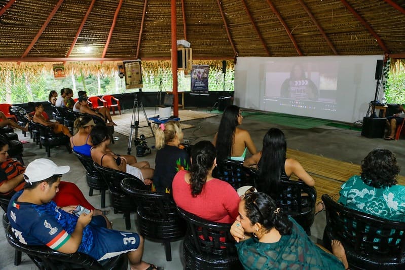 Primeira sala de cinema indígena do Norte é inaugurada no Tarumã-Açu