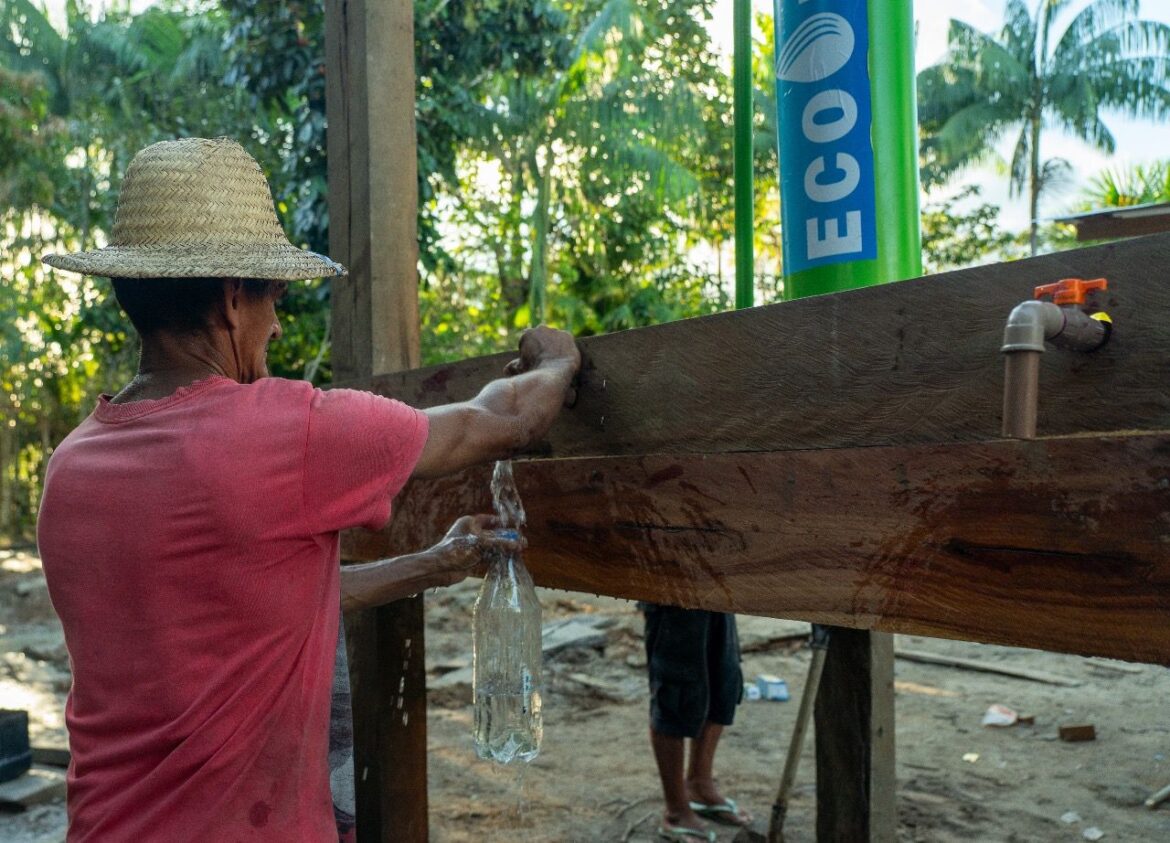 Ribeirinhos destacam como sistema de captação de água diminui impactos de estiagem de 2024 no Amazonas