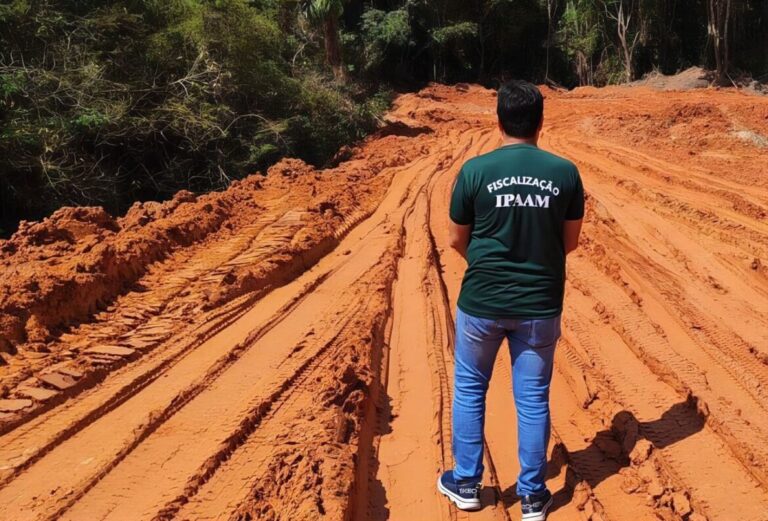 Construtora é multada em mais de R$ 110,5 mil por falta de licença ambiental, em Iranduba