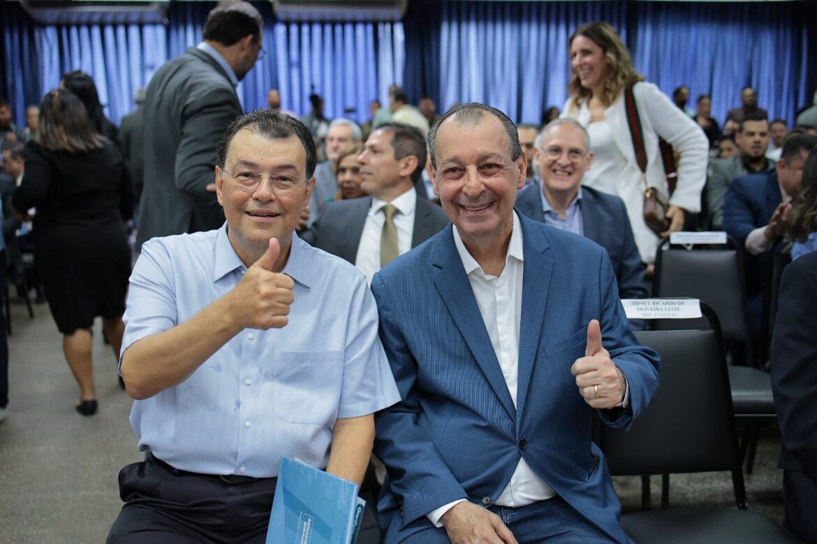 Indústria e comércio do AM homenageiam Eduardo Braga e Omar Aziz pela proteção da ZFM durante a Reforma Tributária