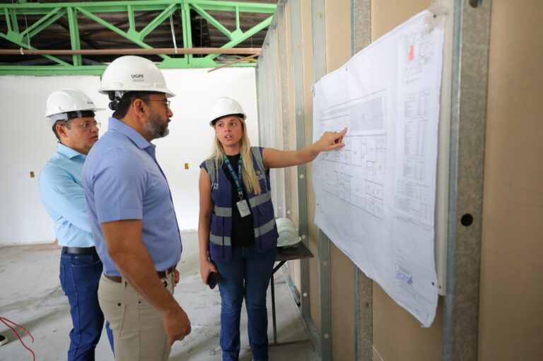 Governador Wilson Lima vistoria atendimento e obras de expansão do laboratório no Hospital do Coração Francisca Mendes