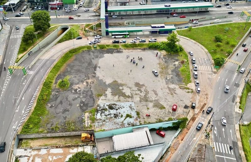 Prefeito David Almeida apresenta terreno para construção da Fundação Municipal Cidade do Autismo