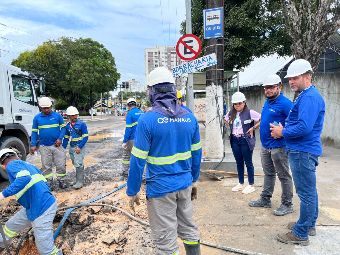 Ageman monitora serviços de reparo de vazamento em rede de abastecimento de água no bairro Cachoeirinha