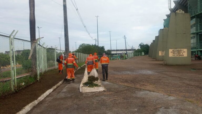 Prefeitura reforça limpeza no sambódromo para os desfiles das escolas de samba