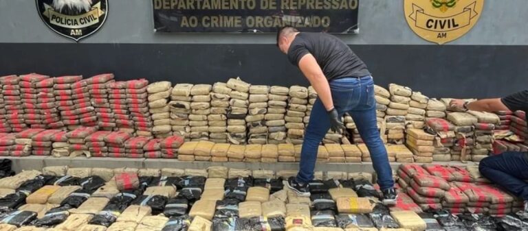 Colombiano é preso com mais de 1 tonelada de droga em mata no Amazonas