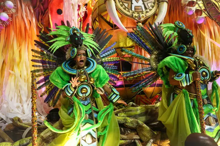 Beija-flor conquista o 15º título do carnaval do Rio de Janeiro