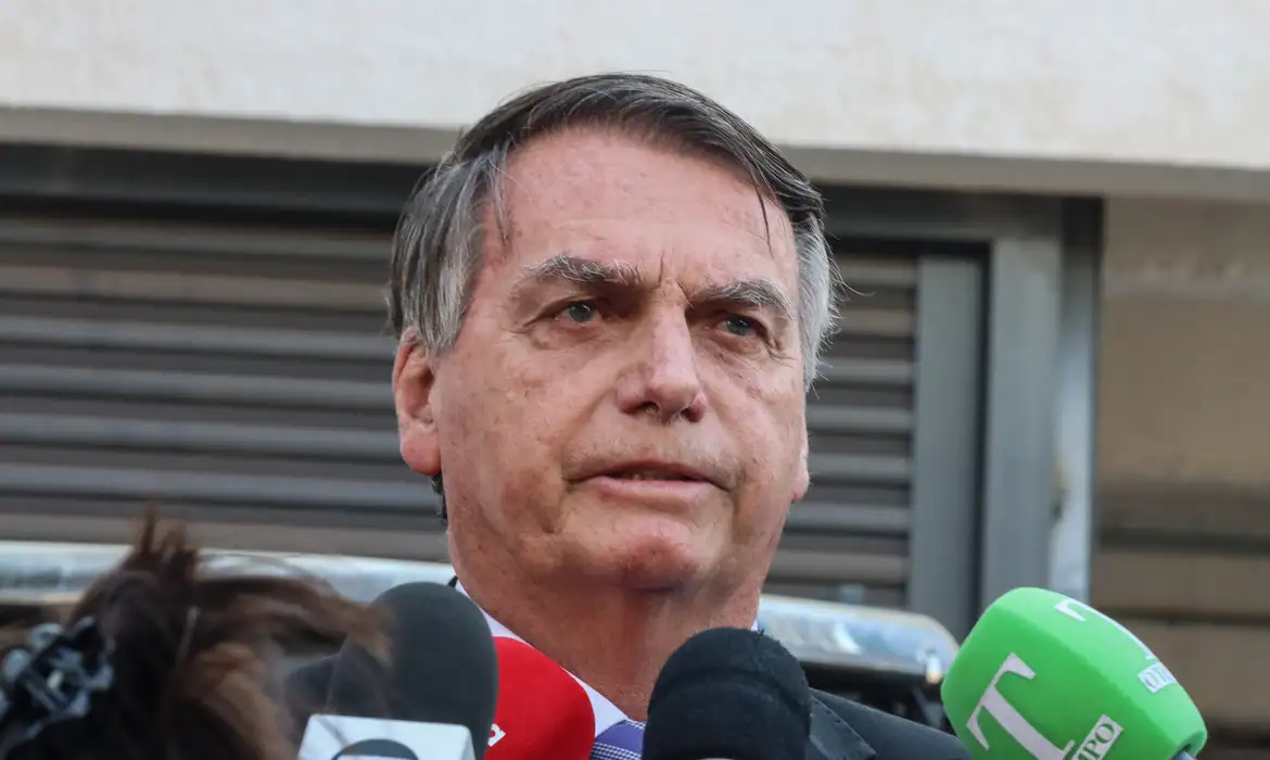 Bolsonaro pede anulação da delação de Cid e afastamento de Moraes