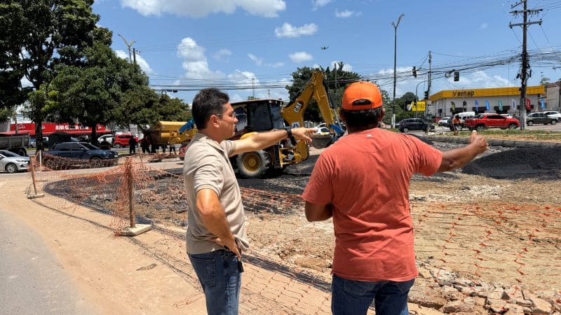 Prefeito em exercício Jander Lobato vistoria aplicação de asfalto na intervenção viária da avenida Max Teixeira com a rua São Judas Tadeu