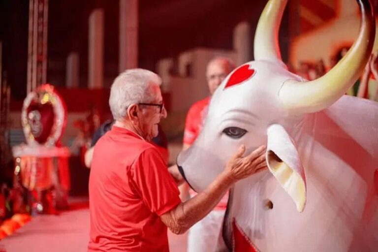 Jair Mendes, lenda do Festival de Parintins, morre aos 82 anos em Manaus