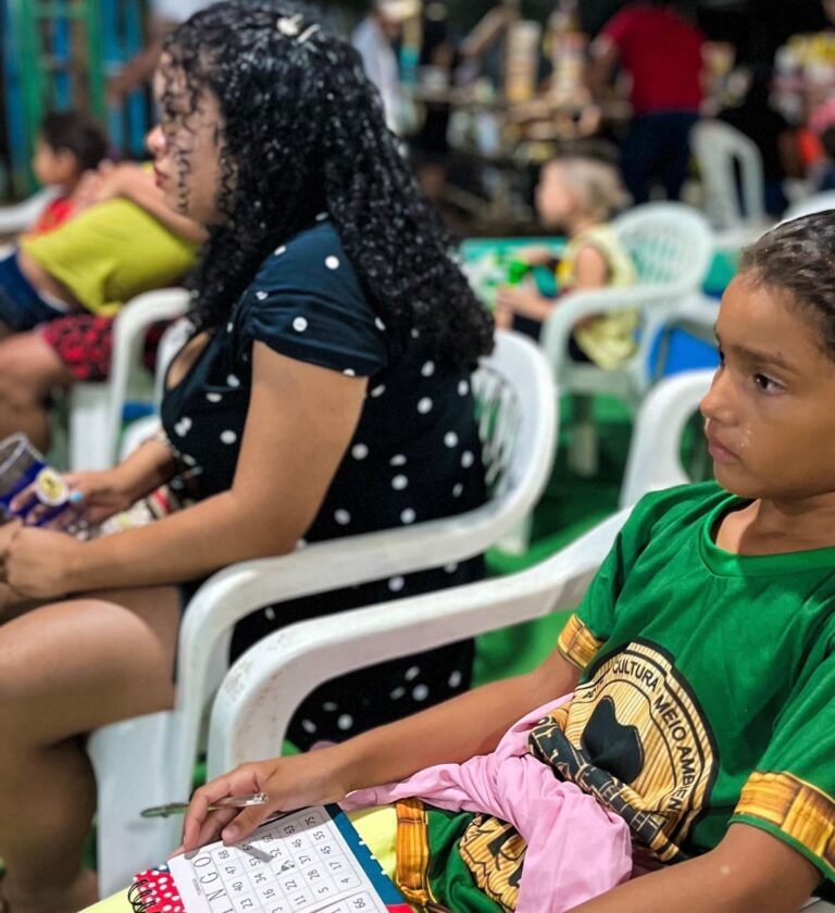 Comunidades ribeirinhas de Manaus recebem cinema de rua