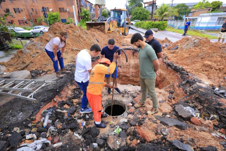 Prefeito David Almeida está nas ruas neste domingo executando obras de infraestrutura viária