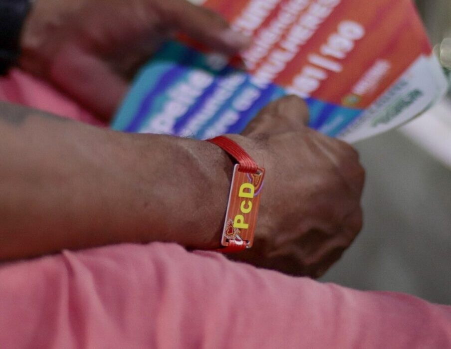 Governo do Amazonas abre inscrições para Pessoas com Deficiência acessarem local exclusivo na Festa dos Visitantes e Festival de Parintins