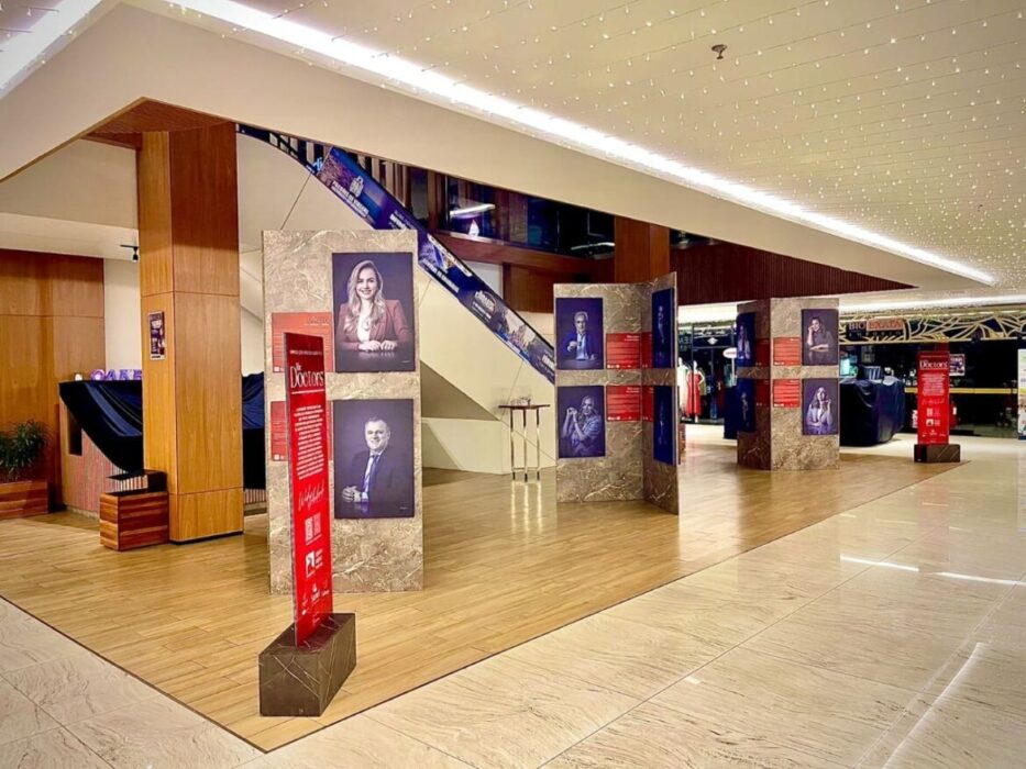 Palácio da Justiça recebe exposição fotobiográfica que retrata mais de 80 personalidades do Amazonas