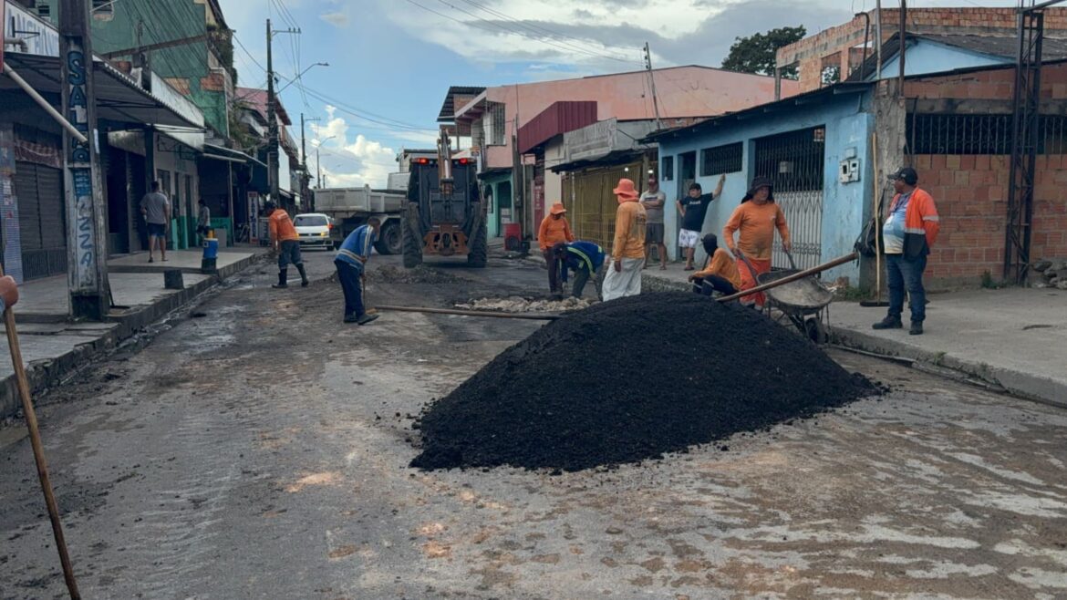 Prefeitura de Manaus realiza recuperação asfáltica no bairro Cidade de Deus