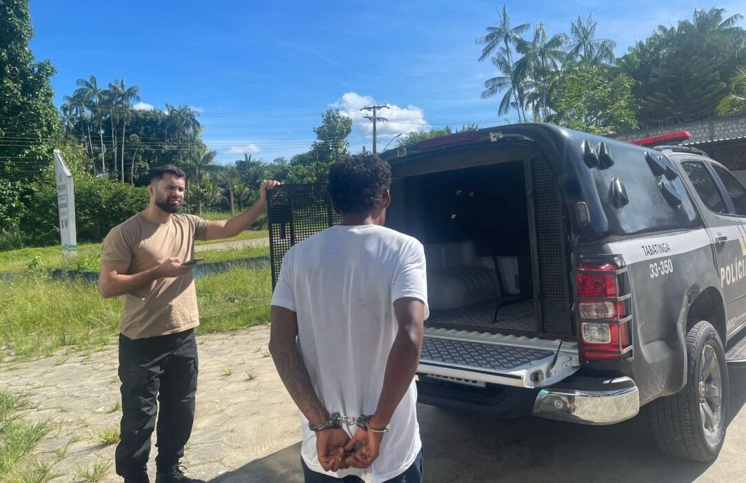 Homem é pr3so por ame@çar ex-companheira com fac@