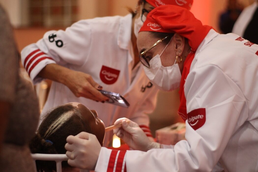 ONG seleciona jovens para tratamento dental gratuito em maio