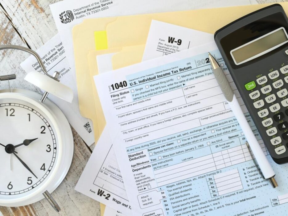 Brasileiros nos EUA enfrentam regras fiscais rígidas no país