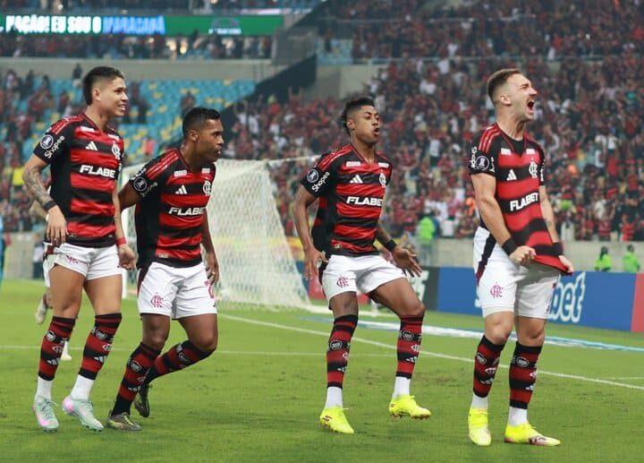 Fla derrota LDU e fica perto da vaga nas oitavas da Libertadores