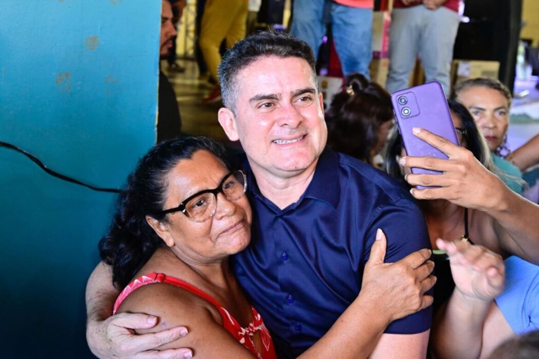 Prefeito David Almeida celebra Dia das Mães com idosos em evento marcado por emoção e solidariedade