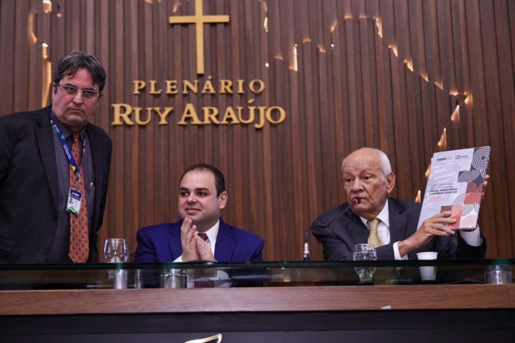 Presidente Roberto Cidade propõe Comissão Permanente em defesa da Zona Franca de Manaus durante entrega da Agenda Legislativa da Indústria