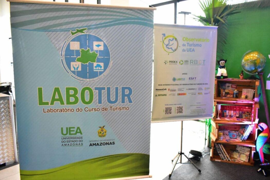 Curso de Turismo da UEA exibe projetos de extensão na 3ª Conta Amazonas e no 3º Festival Amazonas de Turismo