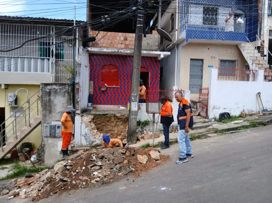 Prefeitura de Manaus realiza obra de drenagem na rua São Domingos, no bairro São Jorge