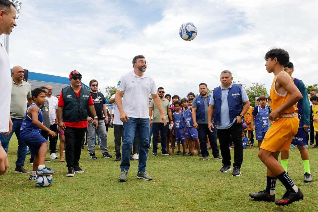 Governador Wilson Lima entrega Estádio Carlos Zamith revitalizado com nova iluminação e melhorias na estrutura