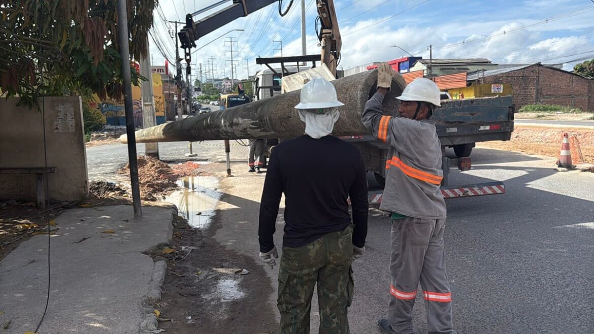 Prefeitura de Manaus atua em remanejamento de postes e avança nas obras do Complexo Viário Rei Pelé